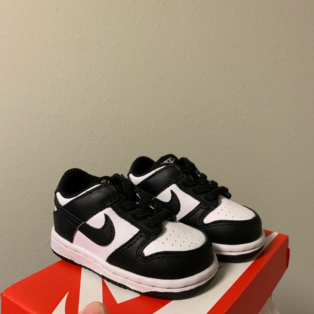 Toddler Nike dunks panda